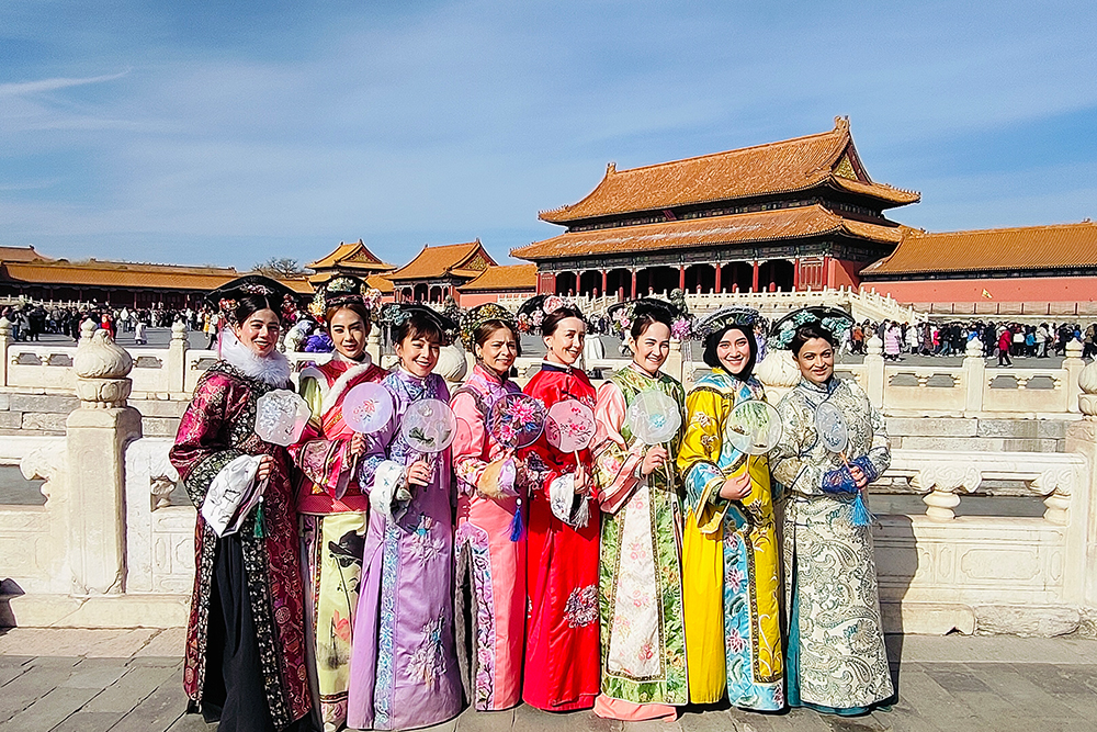 Tour 3  ,  Tiananmen Square . Forbidden City . Temple of Heaven . Qianmen Street .