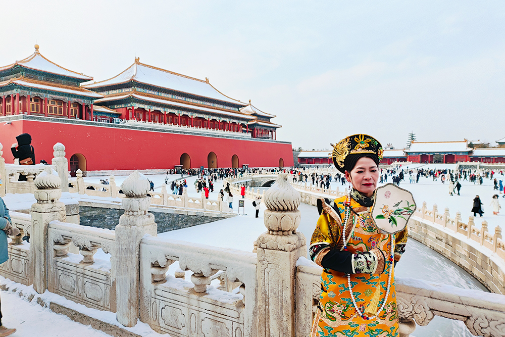Tour 3  ,  Tiananmen Square . Forbidden City . Temple of Heaven . Qianmen Street .