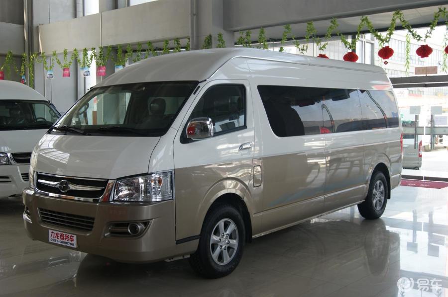 17 seats Van