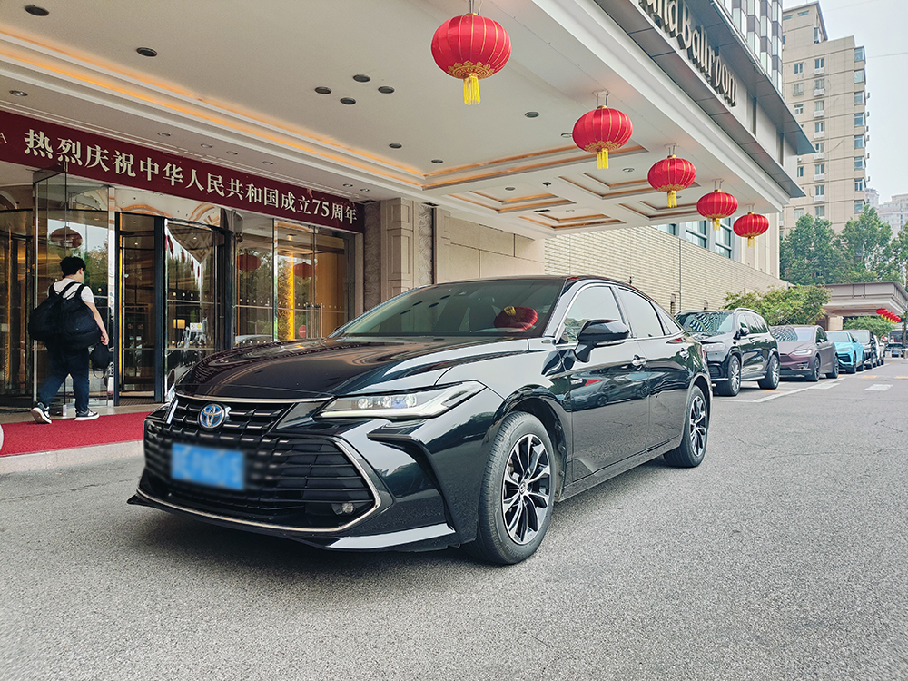 5 Seats Sedan Car