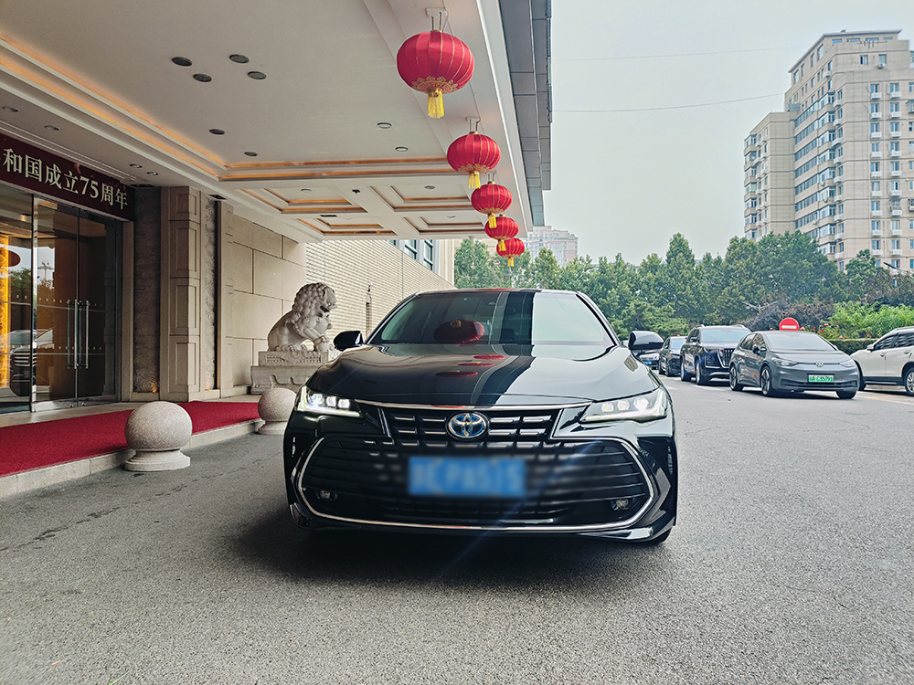 5 Seats Sedan Car