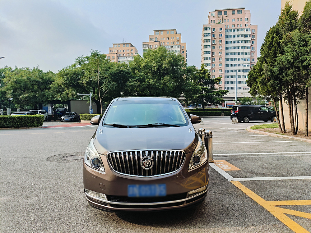 7 seats Car Buick GL 8 MPV